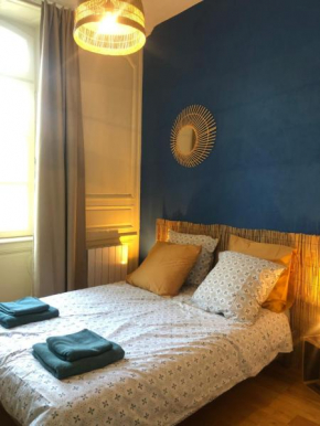 L'Aparthé - Appart cosy avec vue sur la place du marché
